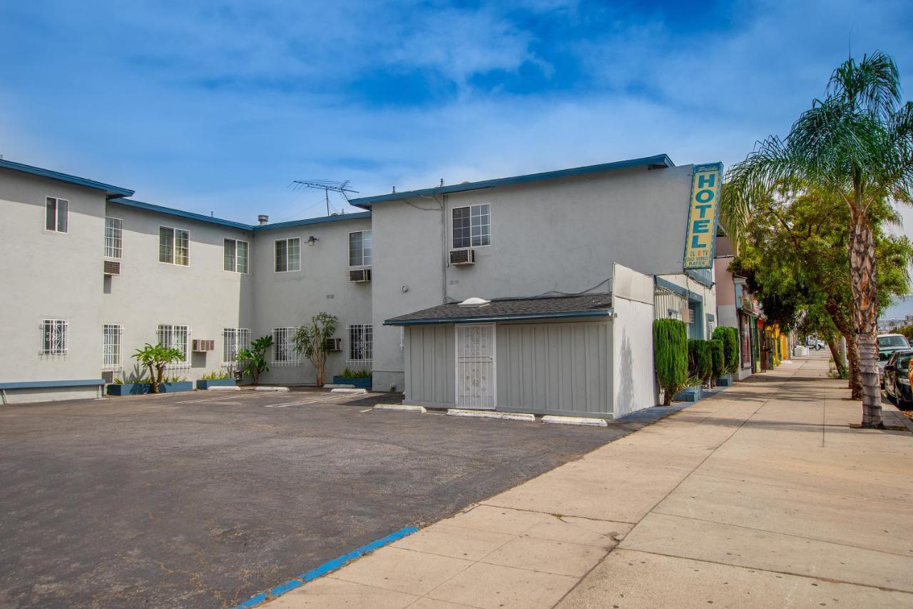 Pride Hotel Commerce Exterior photo