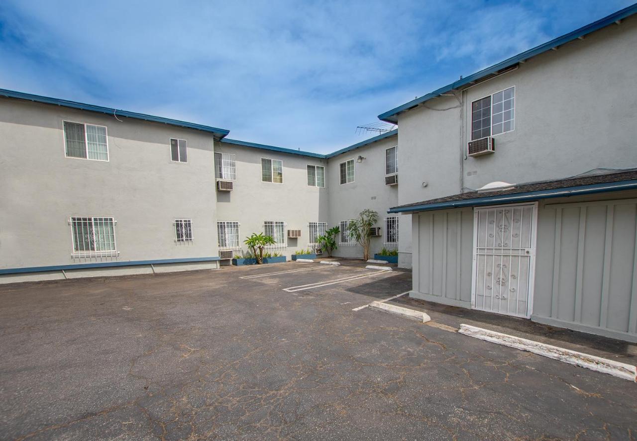 Pride Hotel Commerce Exterior photo